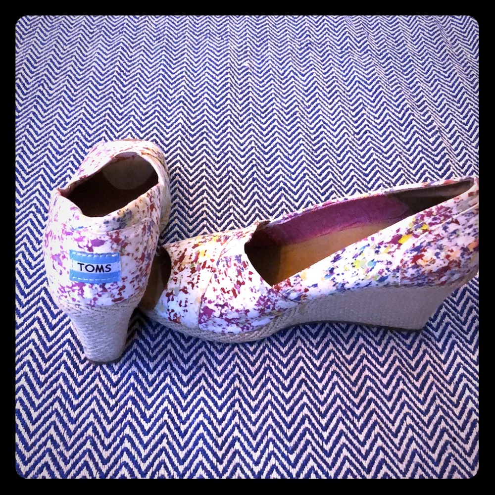 TOMS Floral Wedges Sz 8.5